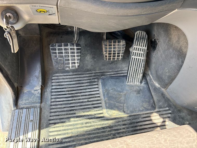 image for item DW7103 2006 Freightliner Columbia semi truck