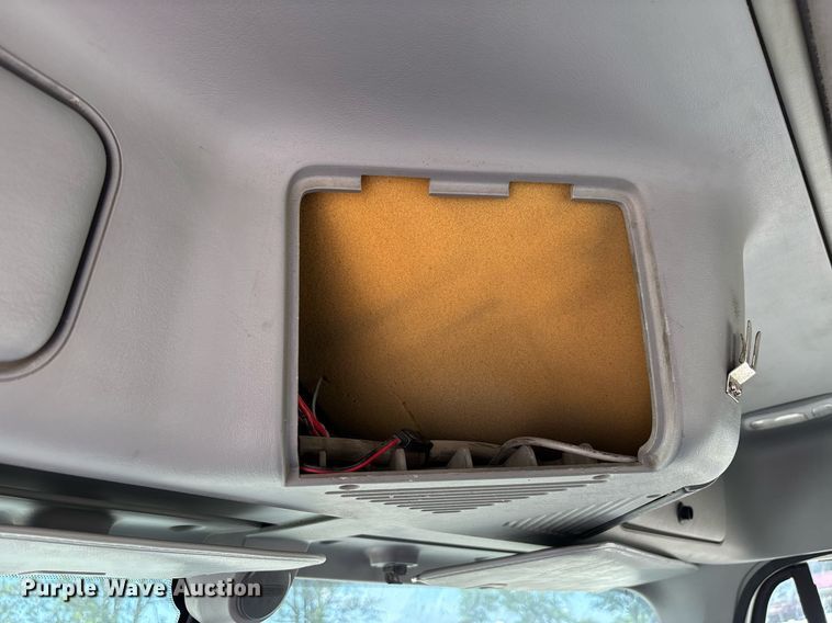 image for item DW7103 2006 Freightliner Columbia semi truck