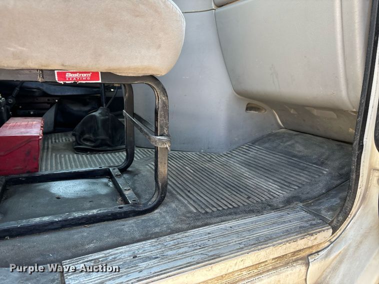 image for item DW7103 2006 Freightliner Columbia semi truck