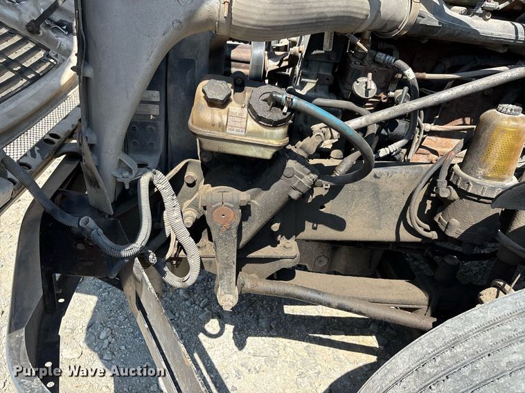 image for item DW7103 2006 Freightliner Columbia semi truck