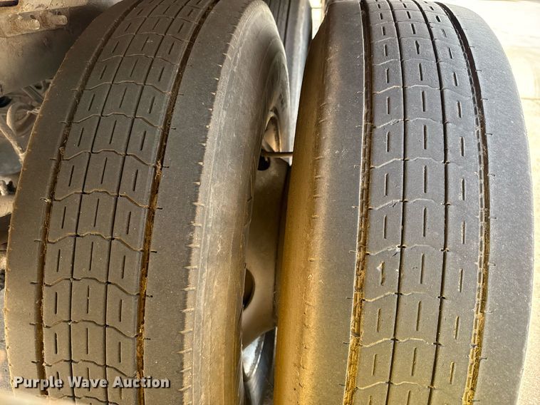 image for item DX5546 2014 Wabash DVCVHPC dry van trailer