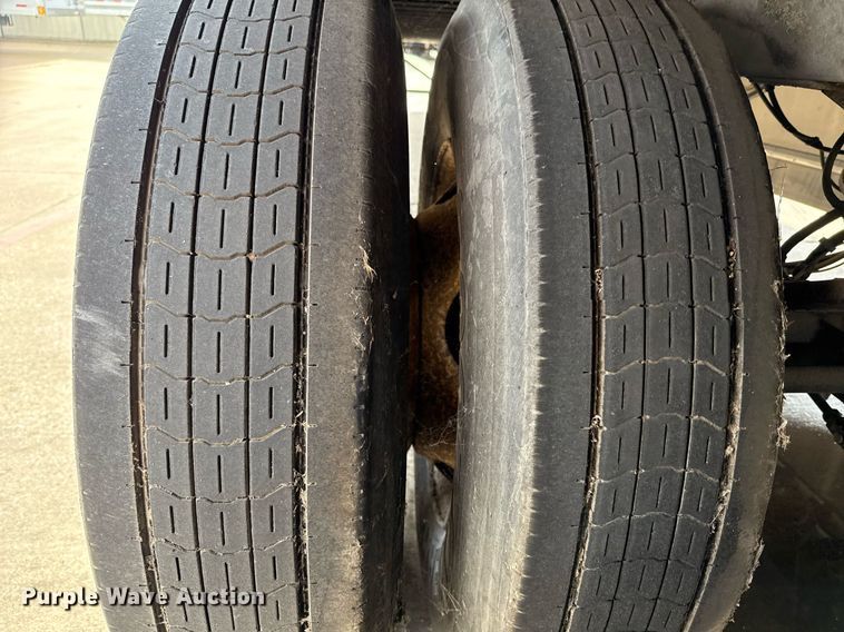 image for item DX5546 2014 Wabash DVCVHPC dry van trailer