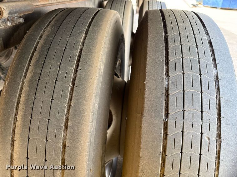 image for item DX5550 2015 Wabash DVCVHPC dry van trailer