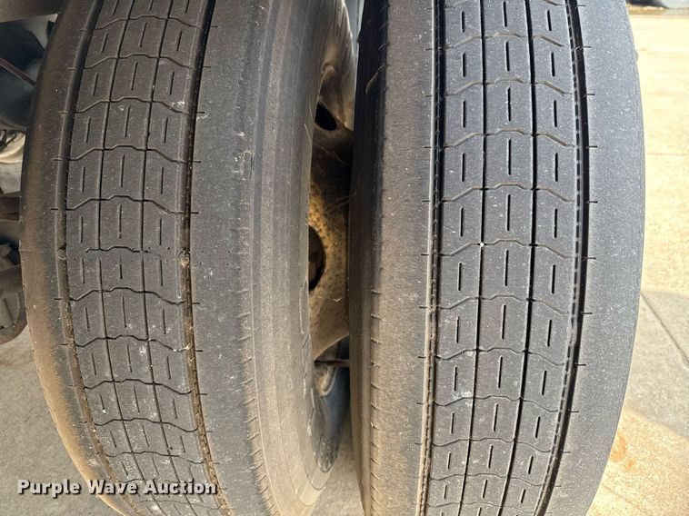 image for item DX5552 2015 Wabash DVCVHPC dry van trailer