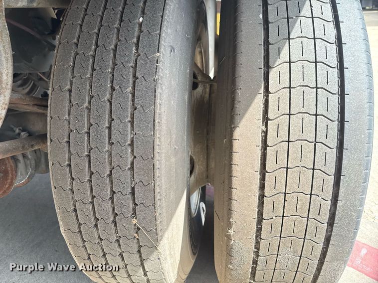 image for item DX5553 2015 Wabash DVCVHPC dry van trailer