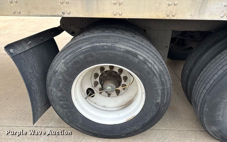 image for item DX5555 2016 Vanguard VXP dry van trailer