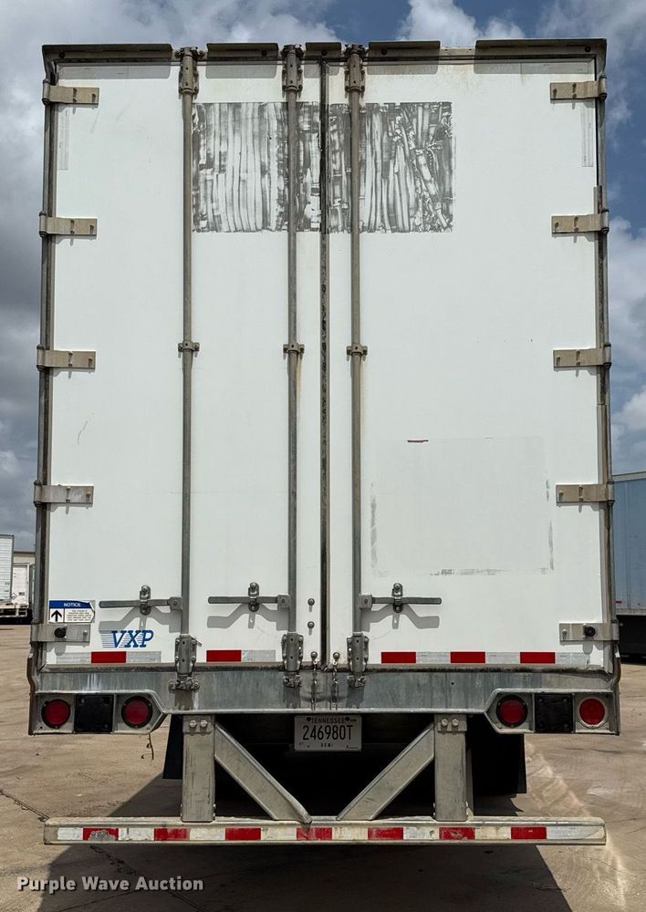 image for item DX5556 2016 Vanguard VXP dry van trailer