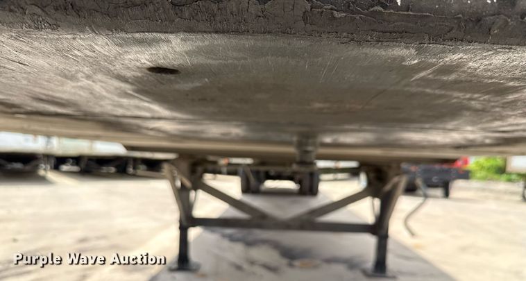 image for item DX5556 2016 Vanguard VXP dry van trailer