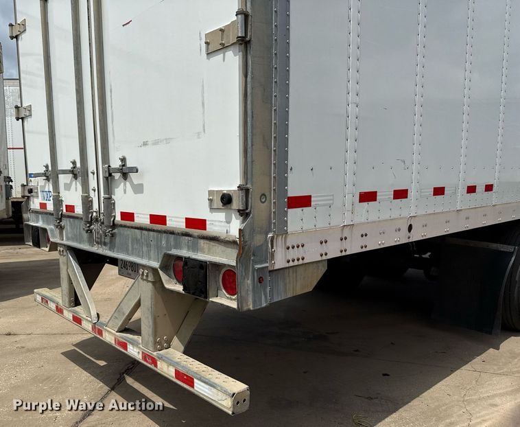image for item DX5556 2016 Vanguard VXP dry van trailer