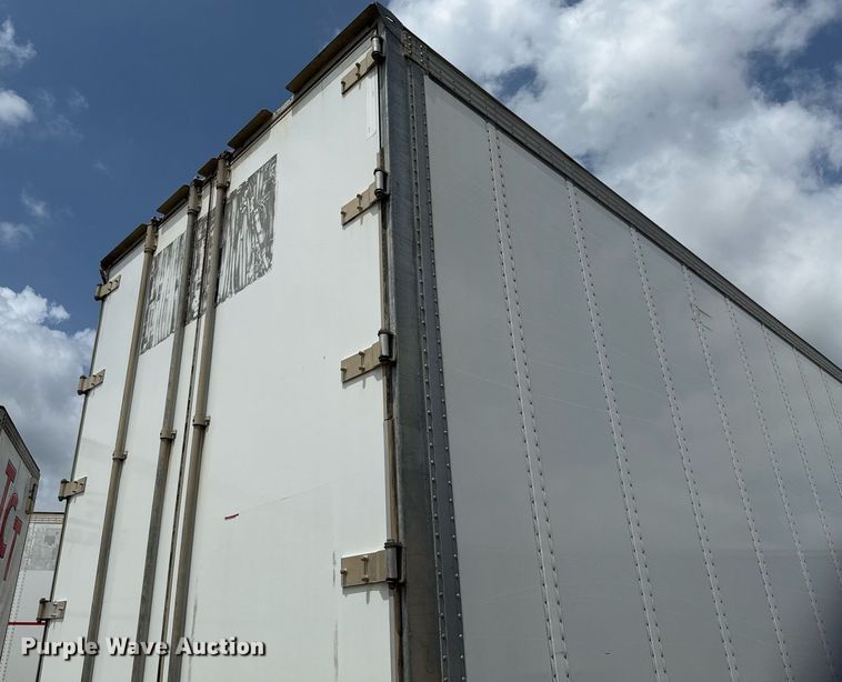 image for item DX5556 2016 Vanguard VXP dry van trailer