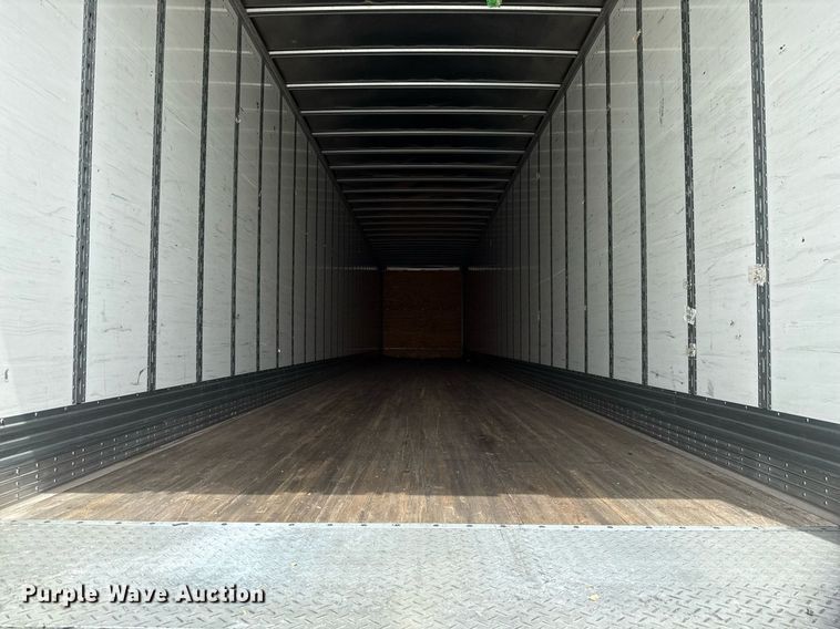 image for item DX5556 2016 Vanguard VXP dry van trailer