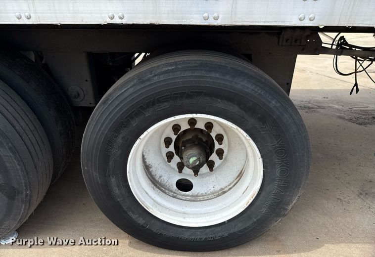 image for item DX5556 2016 Vanguard VXP dry van trailer