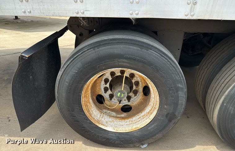 image for item DX5556 2016 Vanguard VXP dry van trailer