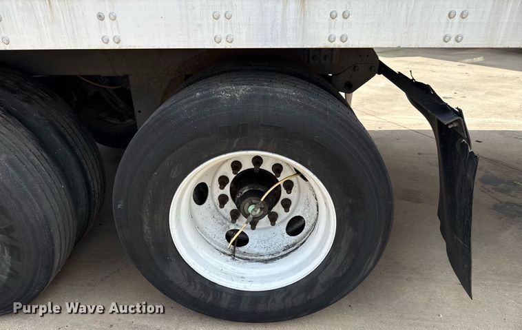 image for item DX5556 2016 Vanguard VXP dry van trailer