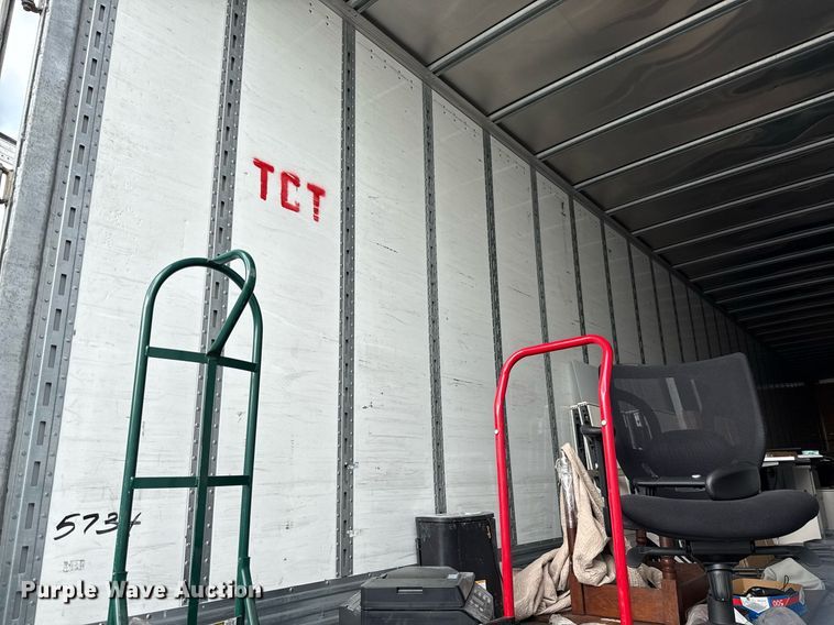 image for item DX5557 2016 Vanguard VXP dry van trailer