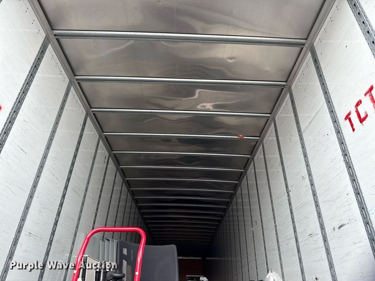 image for item DX5557 2016 Vanguard VXP dry van trailer