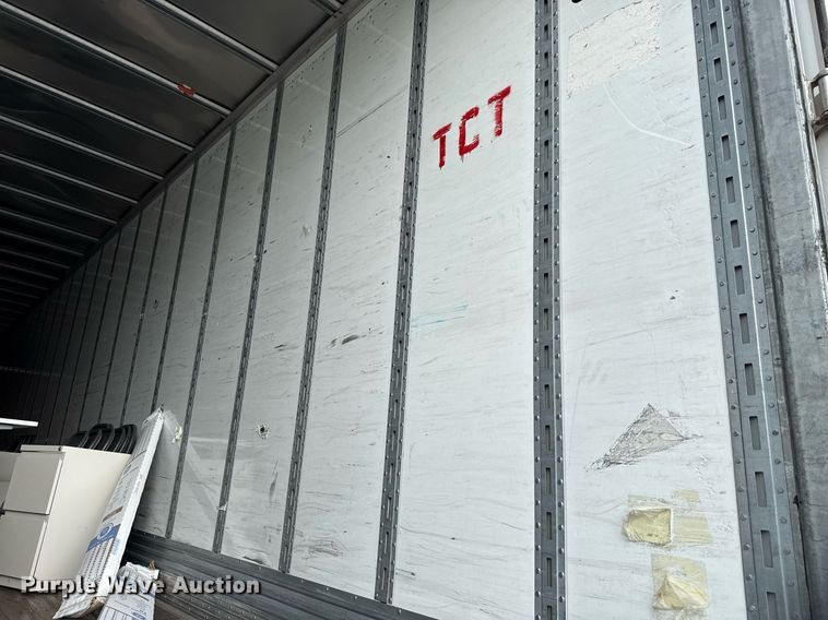 image for item DX5557 2016 Vanguard VXP dry van trailer