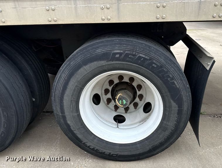 image for item DX5557 2016 Vanguard VXP dry van trailer