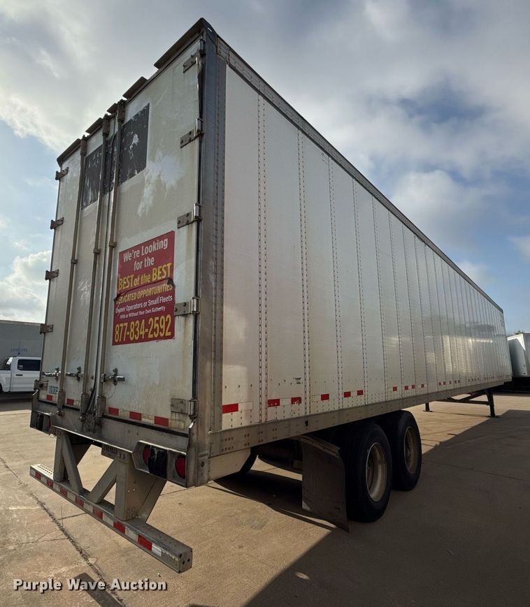 image for item DX5558 2016 Vanguard VXP dry van trailer