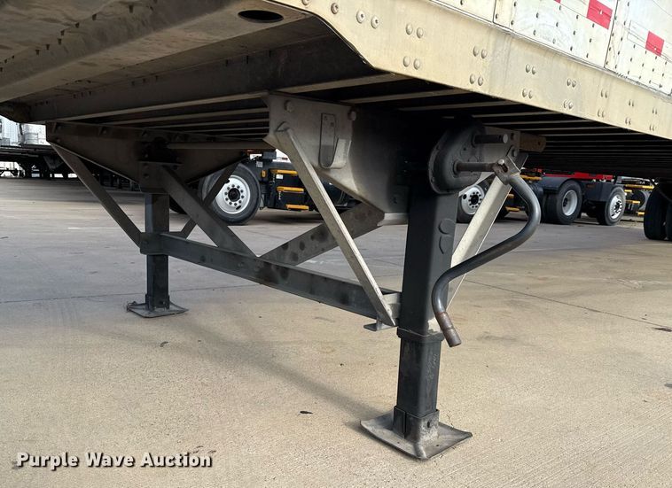 image for item DX5558 2016 Vanguard VXP dry van trailer