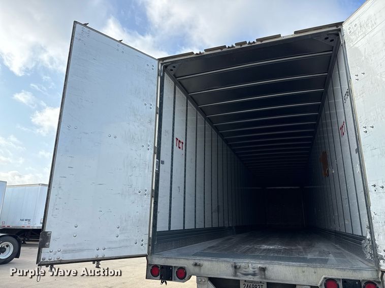 image for item DX5558 2016 Vanguard VXP dry van trailer