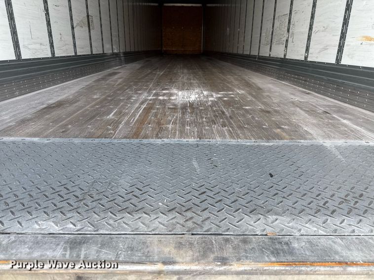 image for item DX5558 2016 Vanguard VXP dry van trailer