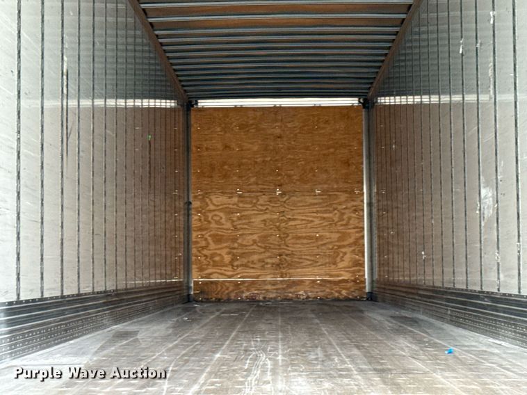 image for item DX5558 2016 Vanguard VXP dry van trailer