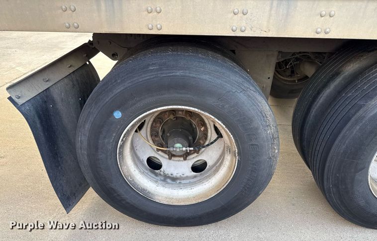 image for item DX5558 2016 Vanguard VXP dry van trailer