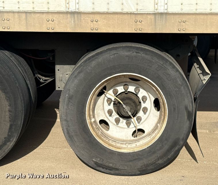 image for item DX5558 2016 Vanguard VXP dry van trailer