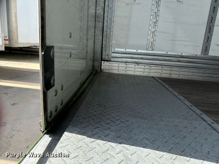 image for item DX5559 2016 Vanguard VXP dry van trailer