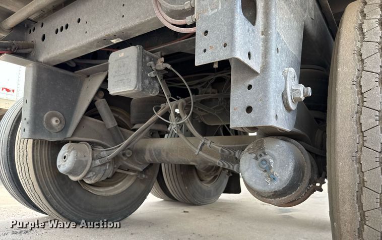 image for item DX5559 2016 Vanguard VXP dry van trailer