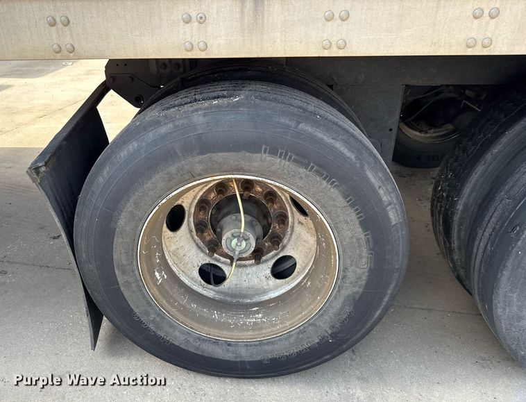 image for item DX5559 2016 Vanguard VXP dry van trailer