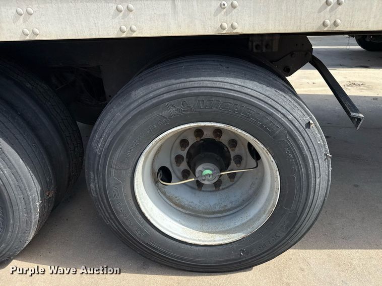 image for item DX5559 2016 Vanguard VXP dry van trailer