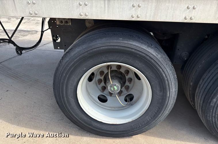 image for item DX5559 2016 Vanguard VXP dry van trailer