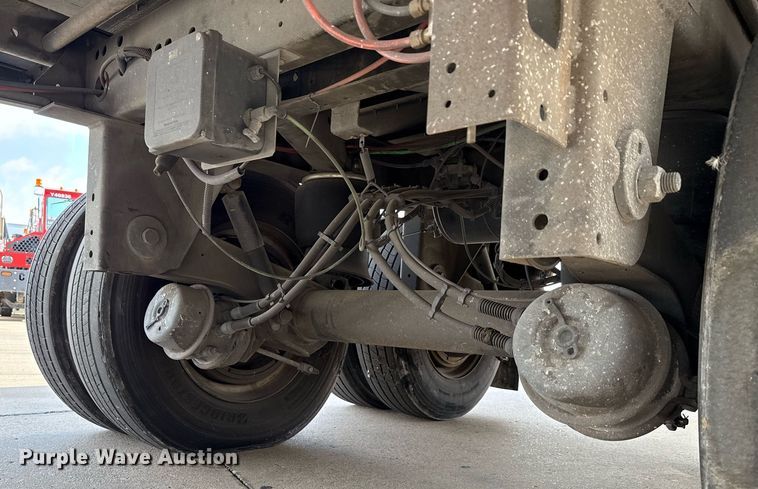 image for item DX5560 2016 Vanguard VXP dry van trailer