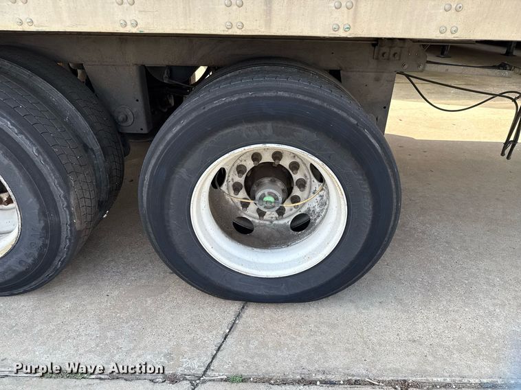 image for item DX5560 2016 Vanguard VXP dry van trailer