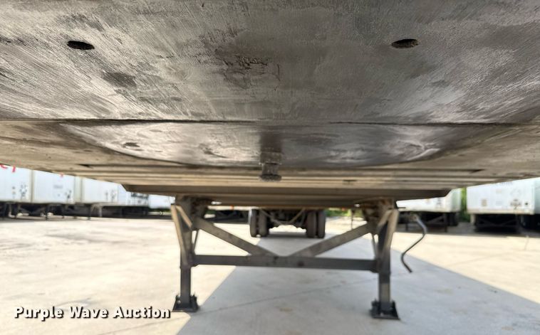 image for item DX5561 2014 Vanguard VXP dry van trailer