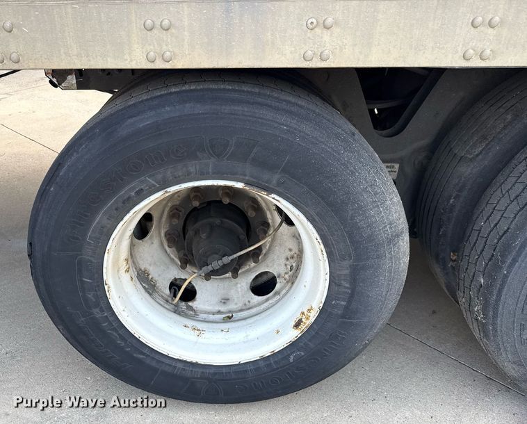 image for item DX5561 2014 Vanguard VXP dry van trailer