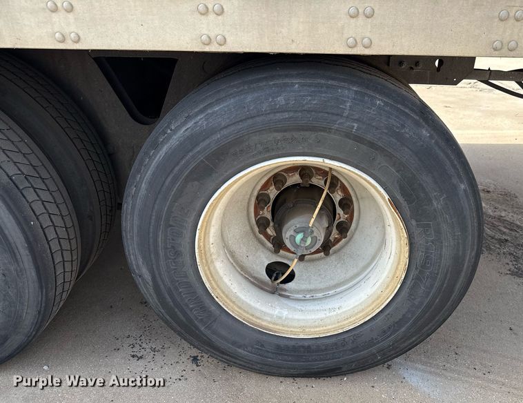 image for item DX5562 2014 Vanguard VXP dry van trailer