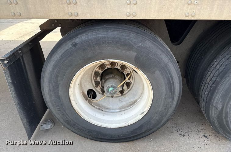 image for item DX5562 2014 Vanguard VXP dry van trailer