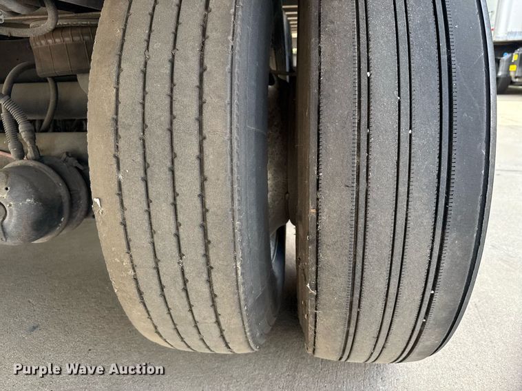 image for item DX5565 2014 Vanguard VXP dry van trailer