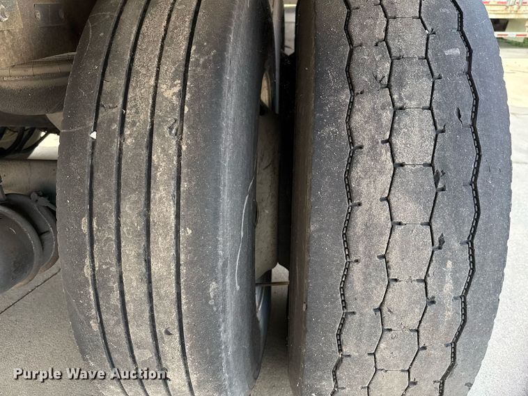 image for item DX5566 2014 Vanguard VXP dry van trailer