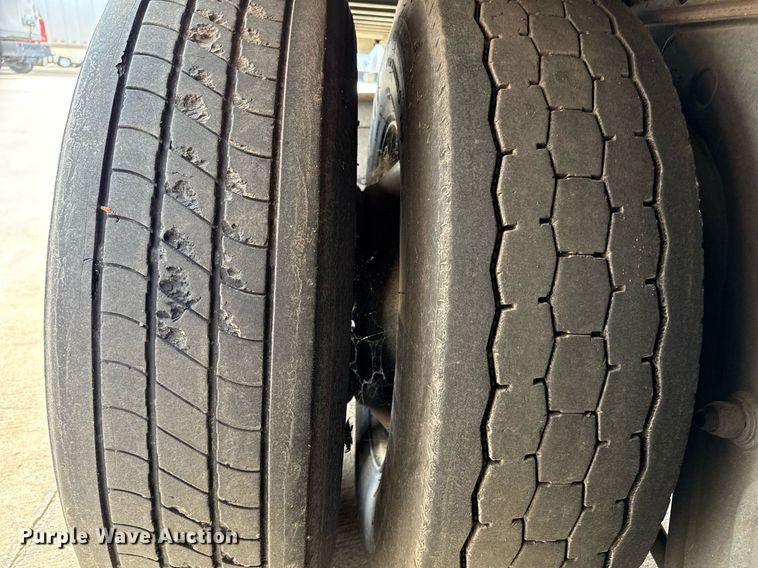 image for item DX5567 2014 Vanguard VXP dry van trailer