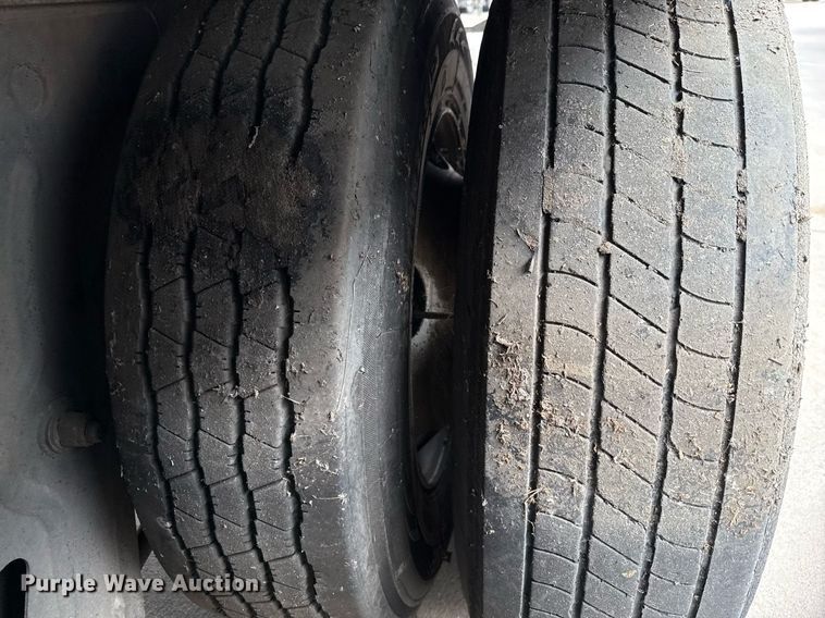 image for item DX5568 2014 Vanguard VXP dry van trailer