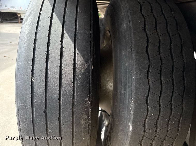 image for item DX5568 2014 Vanguard VXP dry van trailer