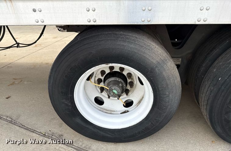 image for item DX5568 2014 Vanguard VXP dry van trailer