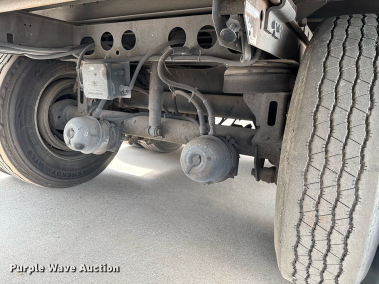 image for item DX5568 2014 Vanguard VXP dry van trailer