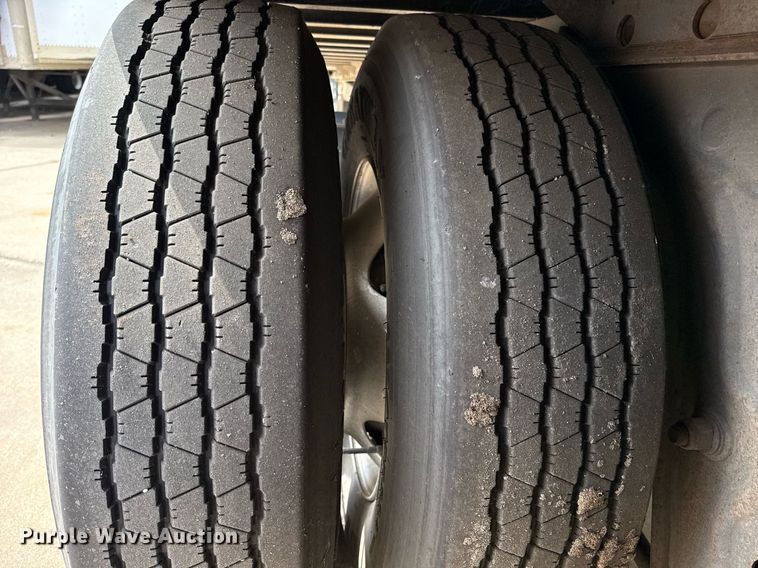 image for item DX5569 2014 Vanguard VXP dry van trailer