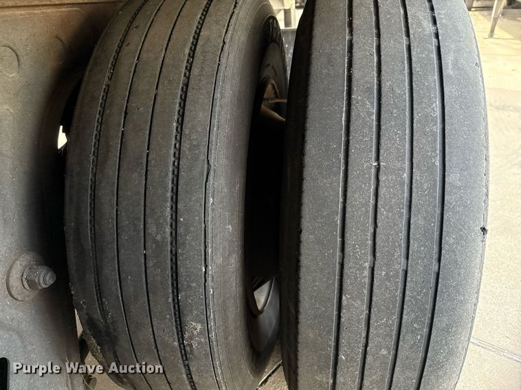 image for item DX5569 2014 Vanguard VXP dry van trailer