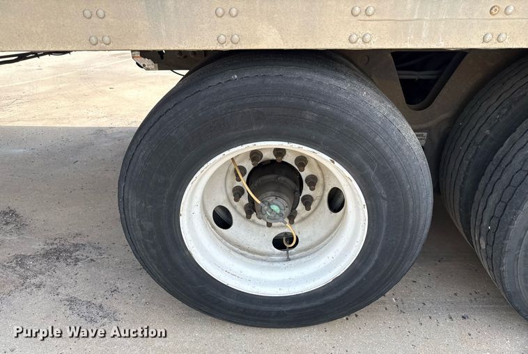 image for item DX5570 2014 Vanguard VXP dry van trailer